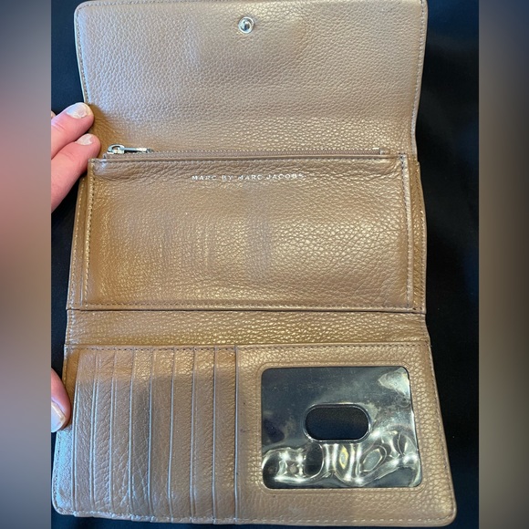 Marc by Marc Jacobs Light Brown Wallet - Picture 3 of 7